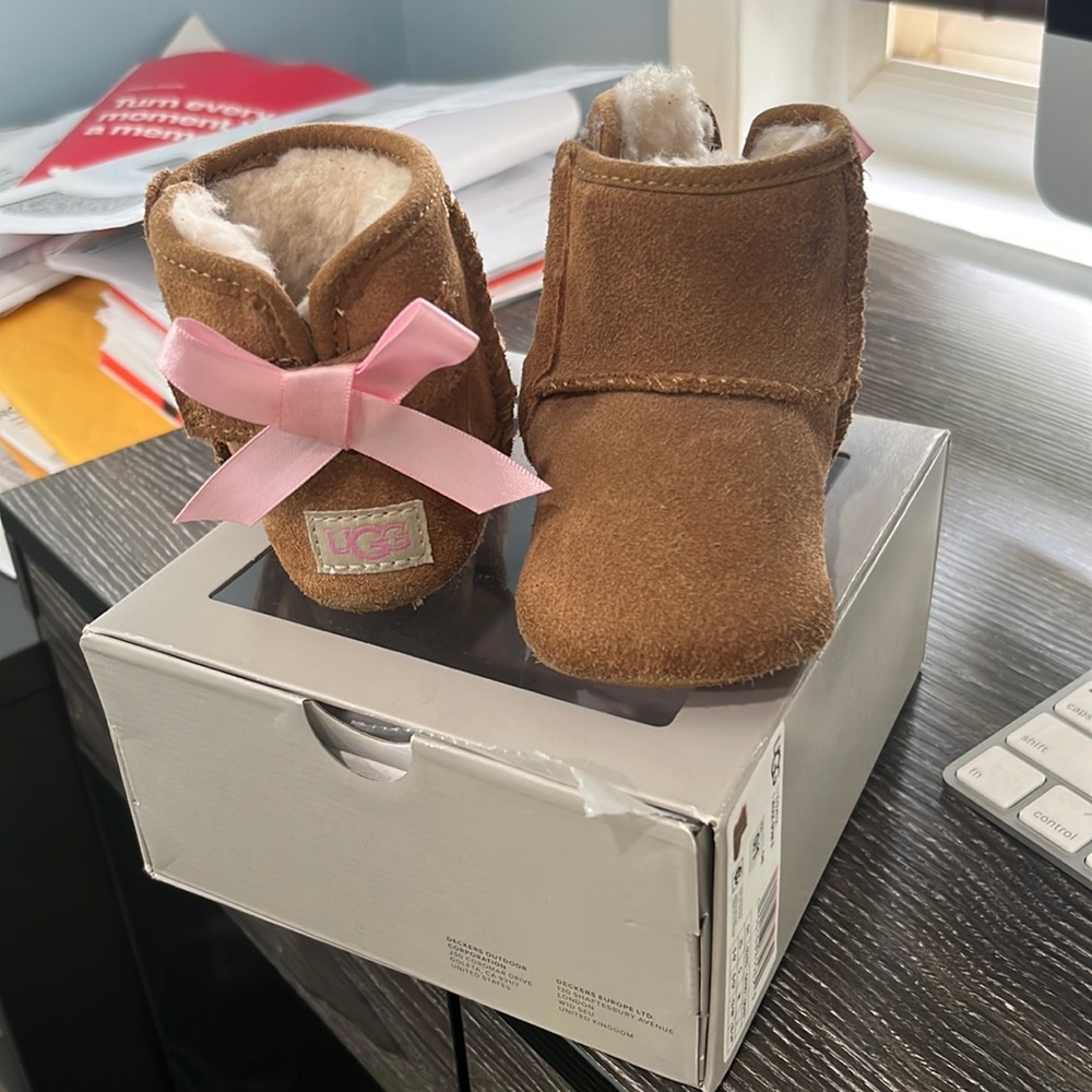 Jesse Bow II Uggs size 0/1
